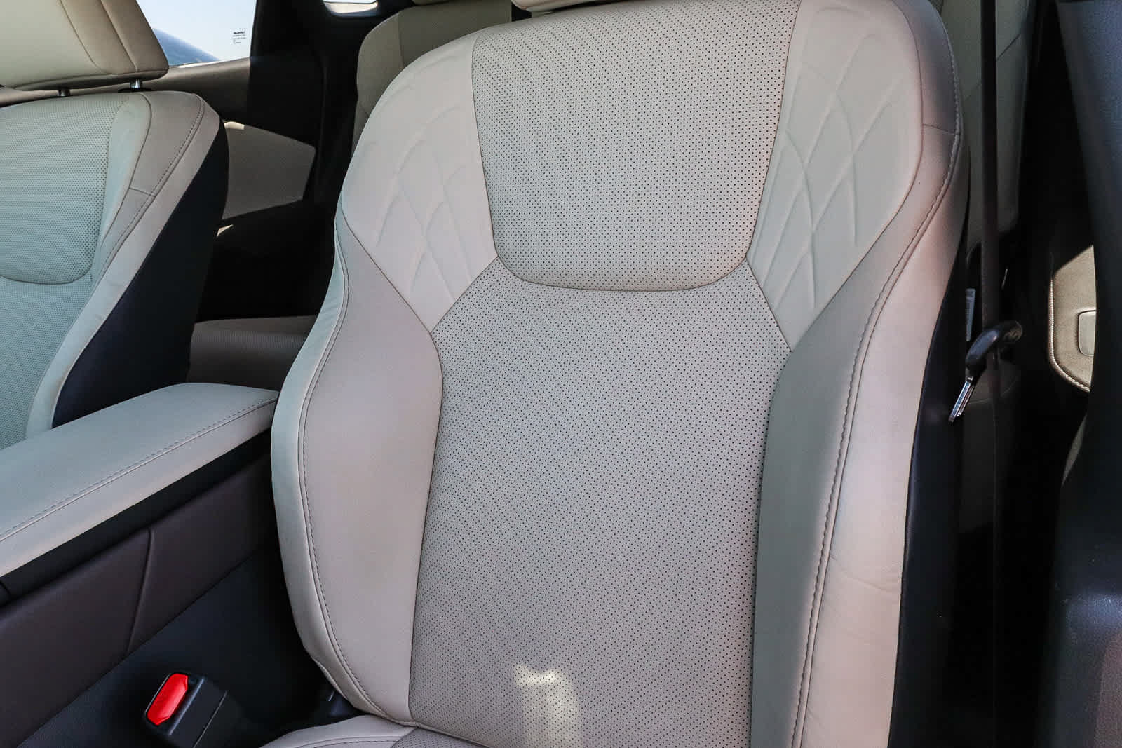 Used 2023 Lexus RX 350 FWD w/ Cold Area Package image 32