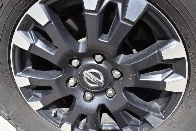 Used 2017 Nissan Titan PRO-4X AWD/4WD image 11