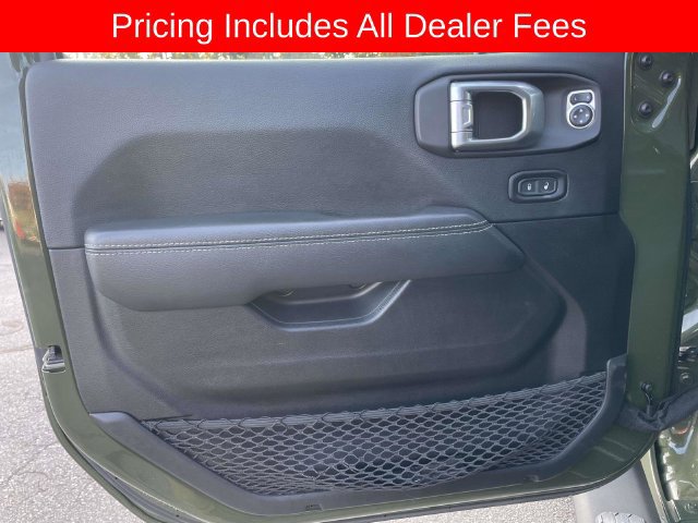 Used 2021 Jeep Wrangler Unlimited Sahara AWD/4WD image 18