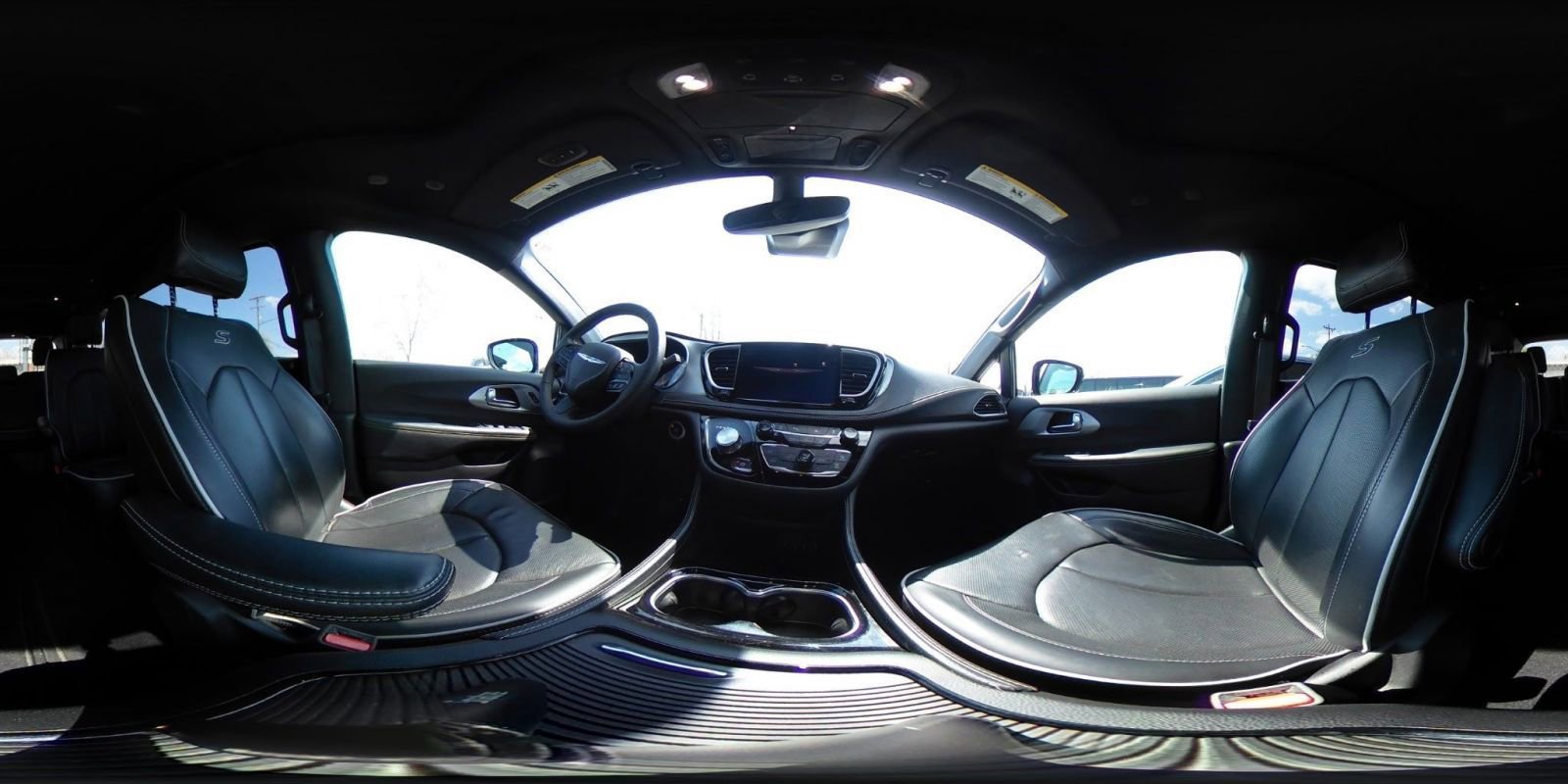 Used 2025 Chrysler Pacifica Limited image 47