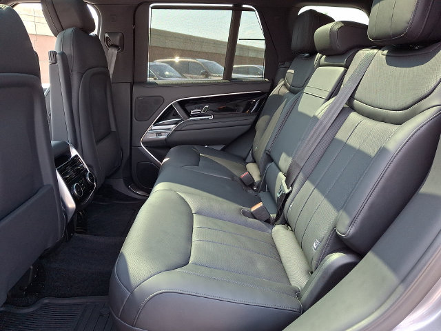 Used 2024 Land Rover Range Rover SE AWD/4WD image 12