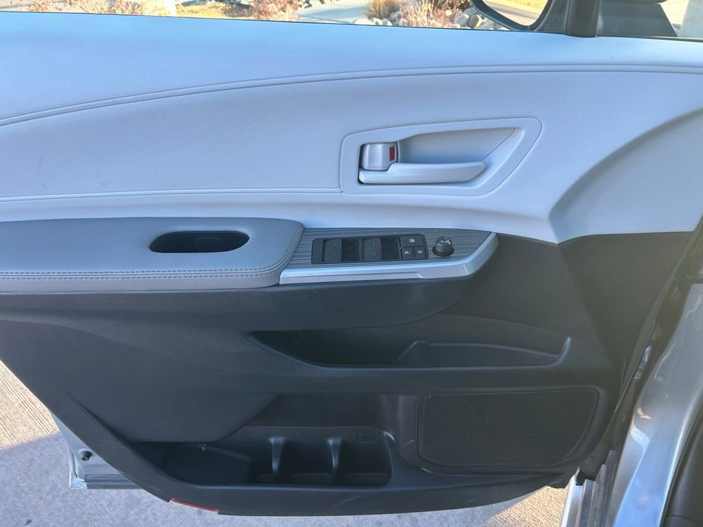 Used 2025 Toyota Sienna LE image 10