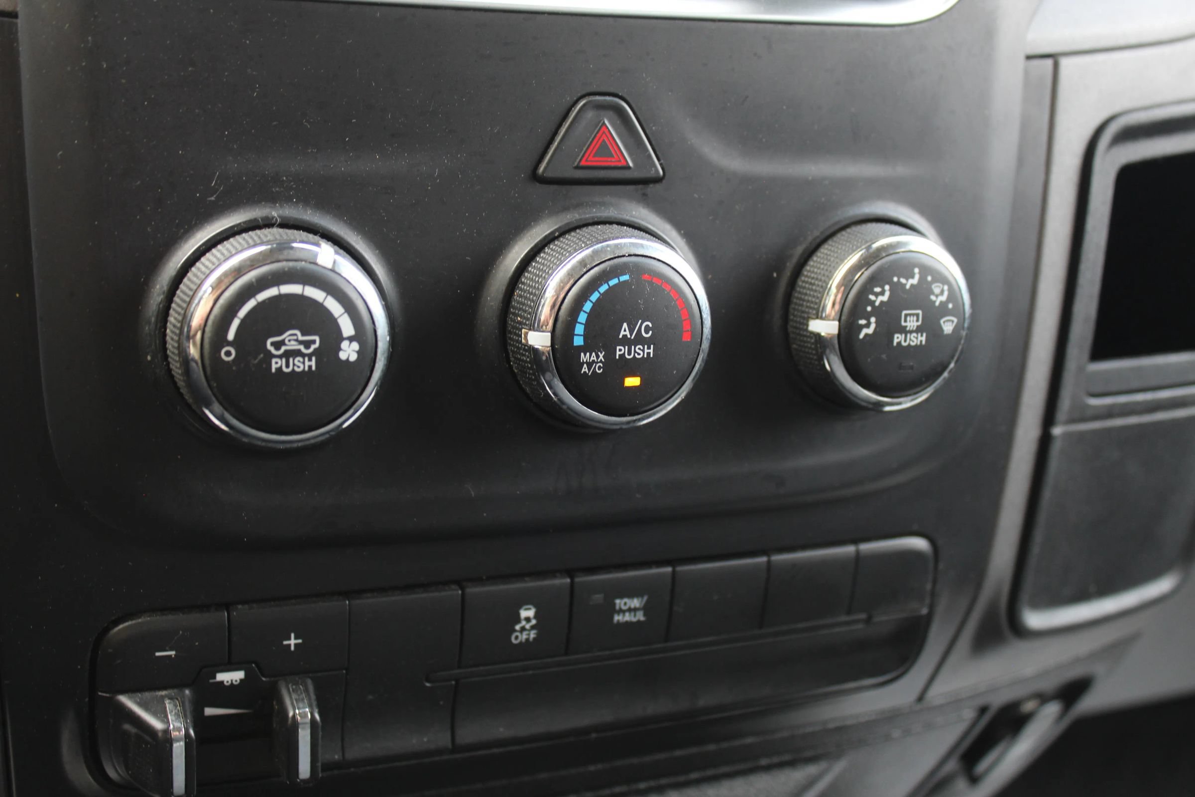 Used 2015 RAM 1500 Express AWD/4WD image 27