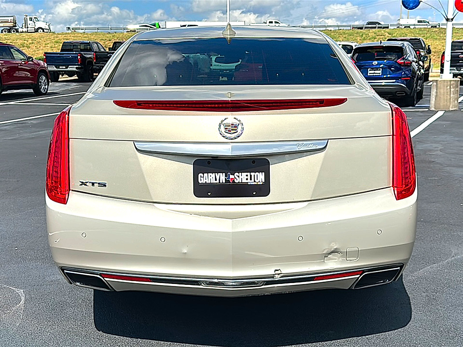 Used 2015 Cadillac XTS Luxury w/ Driver Awareness Package FWD image 7