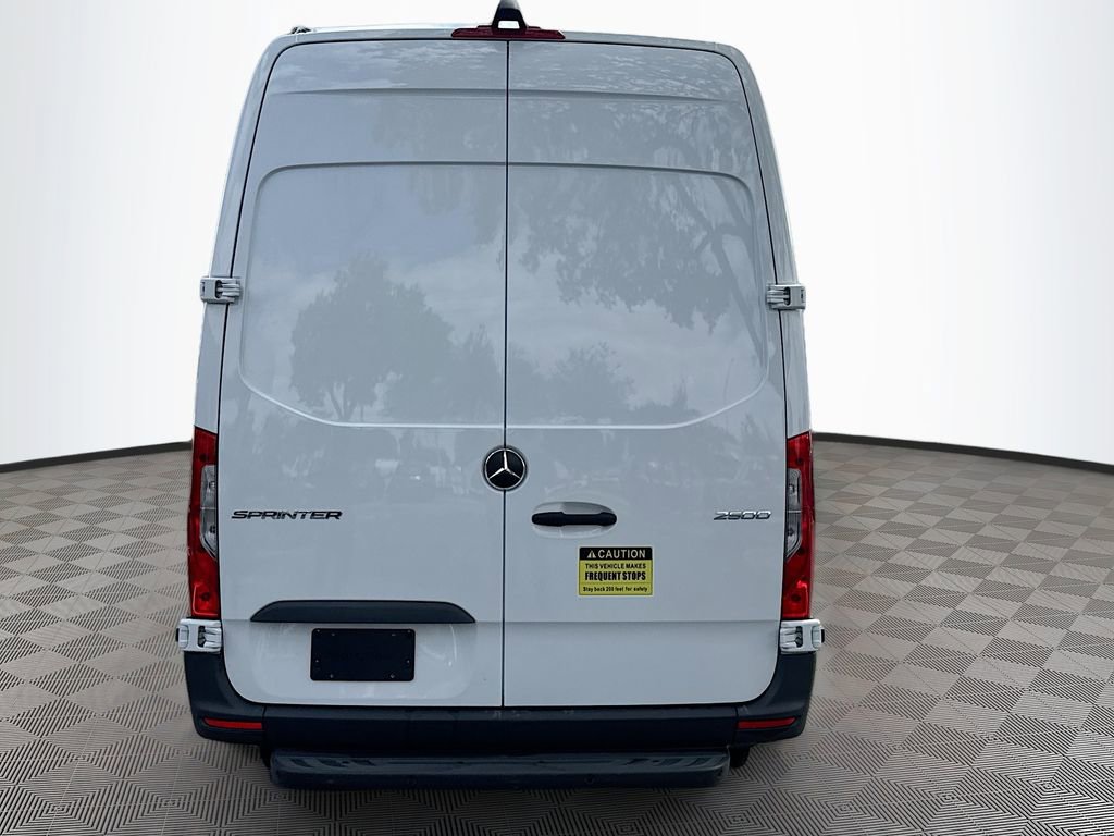 Used 2024 Mercedes-Benz Sprinter 2500 image 7