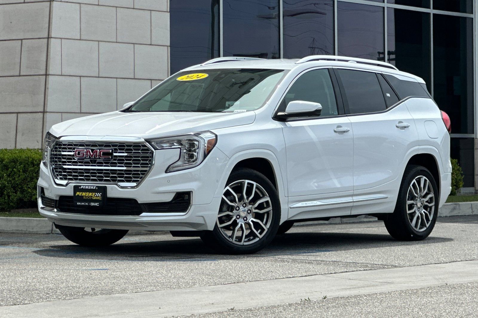 Certified 2024 GMC Terrain Denali w/ Denali Premium Package image 8
