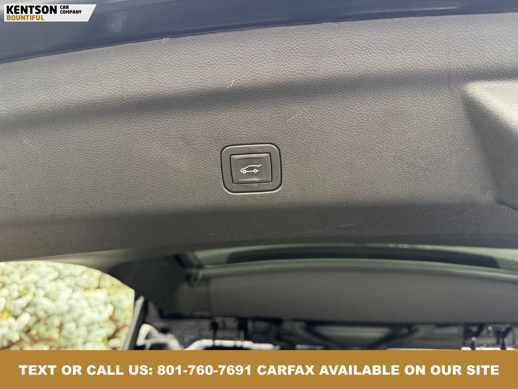 Used 2025 Chevrolet Suburban RST image 40