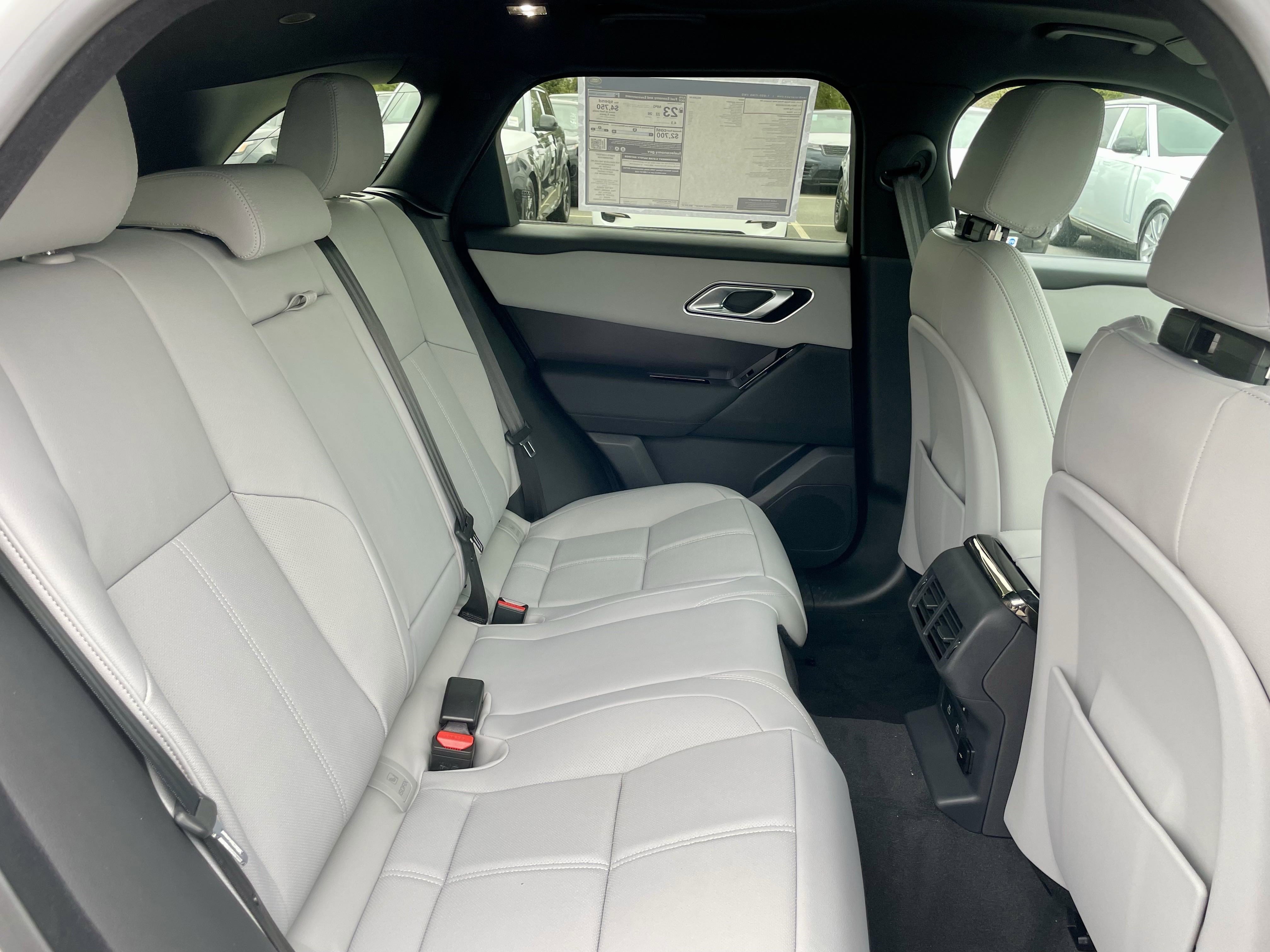 New 2026 Land Rover Range Rover Velar Dynamic SE image 31