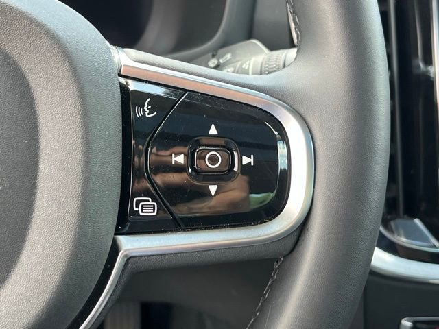 Used 2025 Volvo S60 B5 Plus image 16