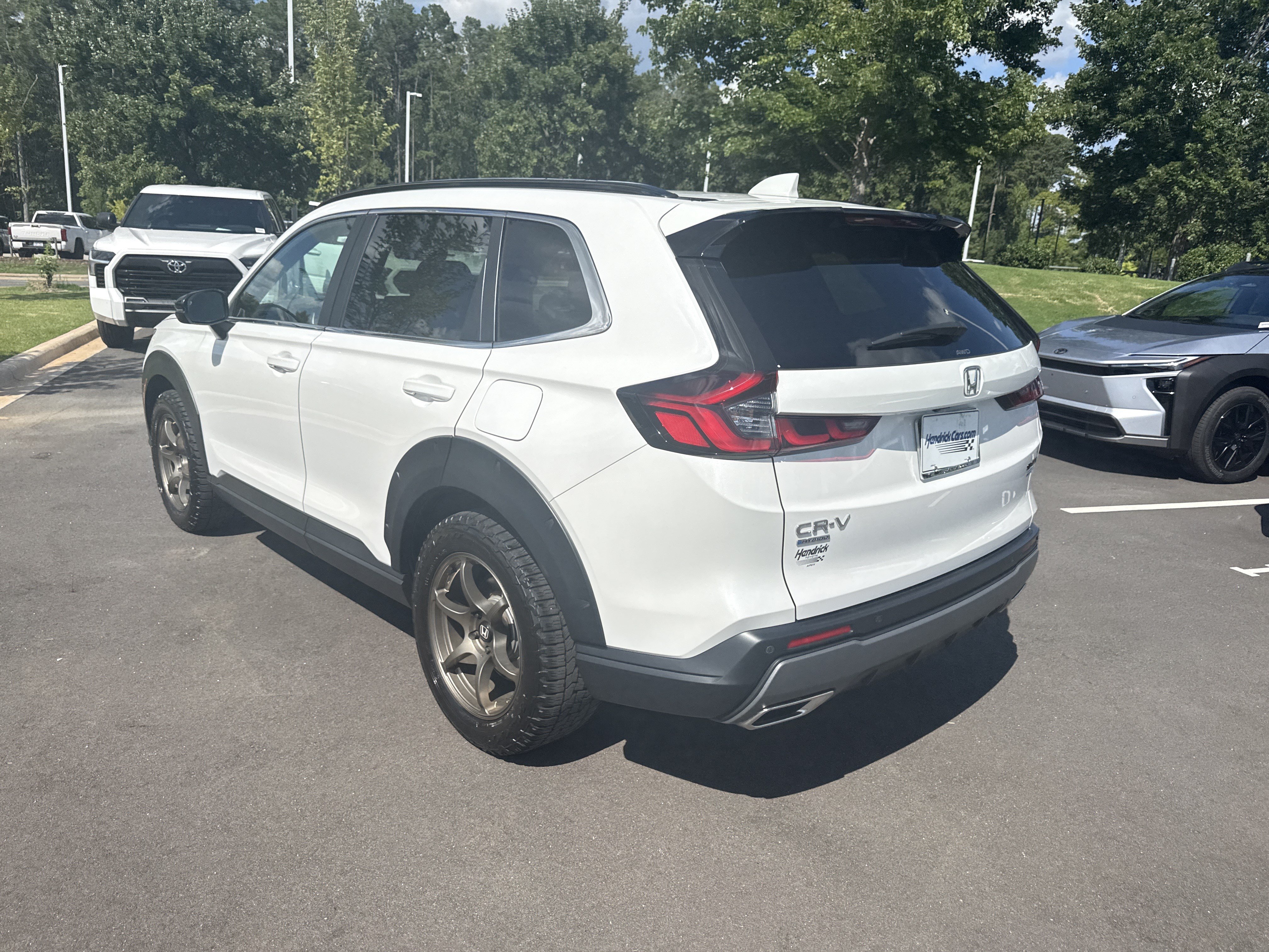 Used 2025 Honda CR-V Sport Touring image 8