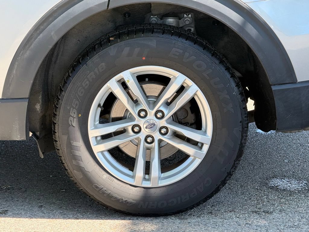 Certified 2022 Ford Explorer XLT w/ Equipment Group 202A AWD/4WD image 11