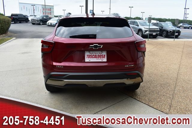 Used 2024 Chevrolet Trax ACTIV w/ Sunroof Package FWD image 9