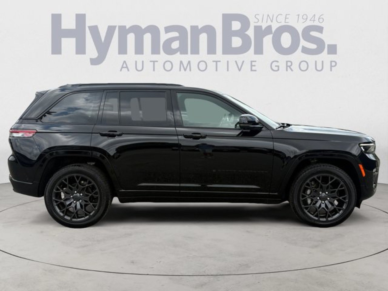 Used 2025 Jeep Grand Cherokee Summit w/ Adv Protech Group IV AWD/4WD image 2