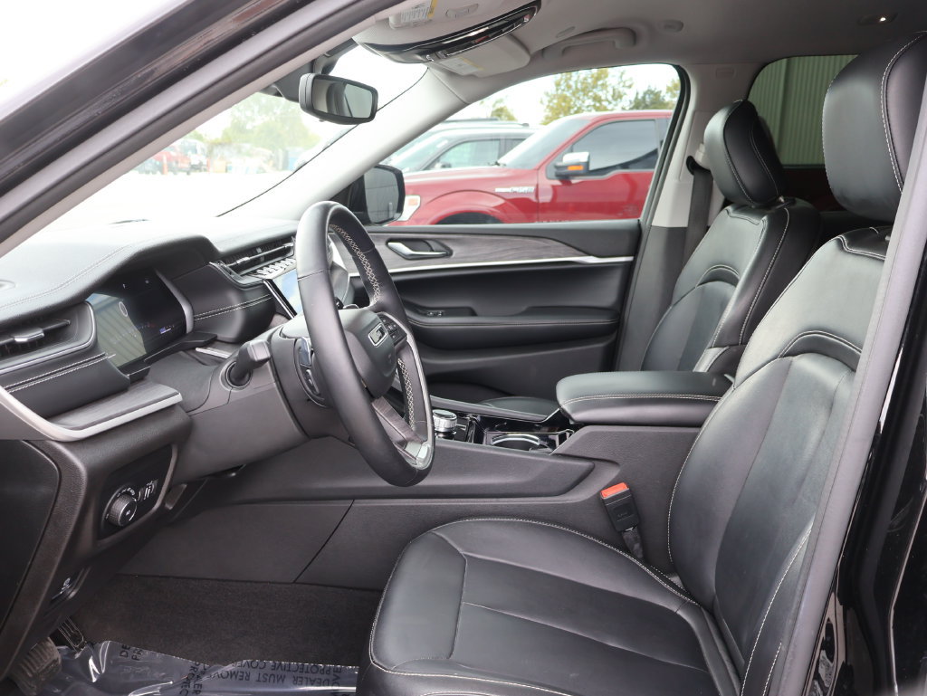 Used 2021 Jeep Grand Cherokee L Limited AWD/4WD image 24