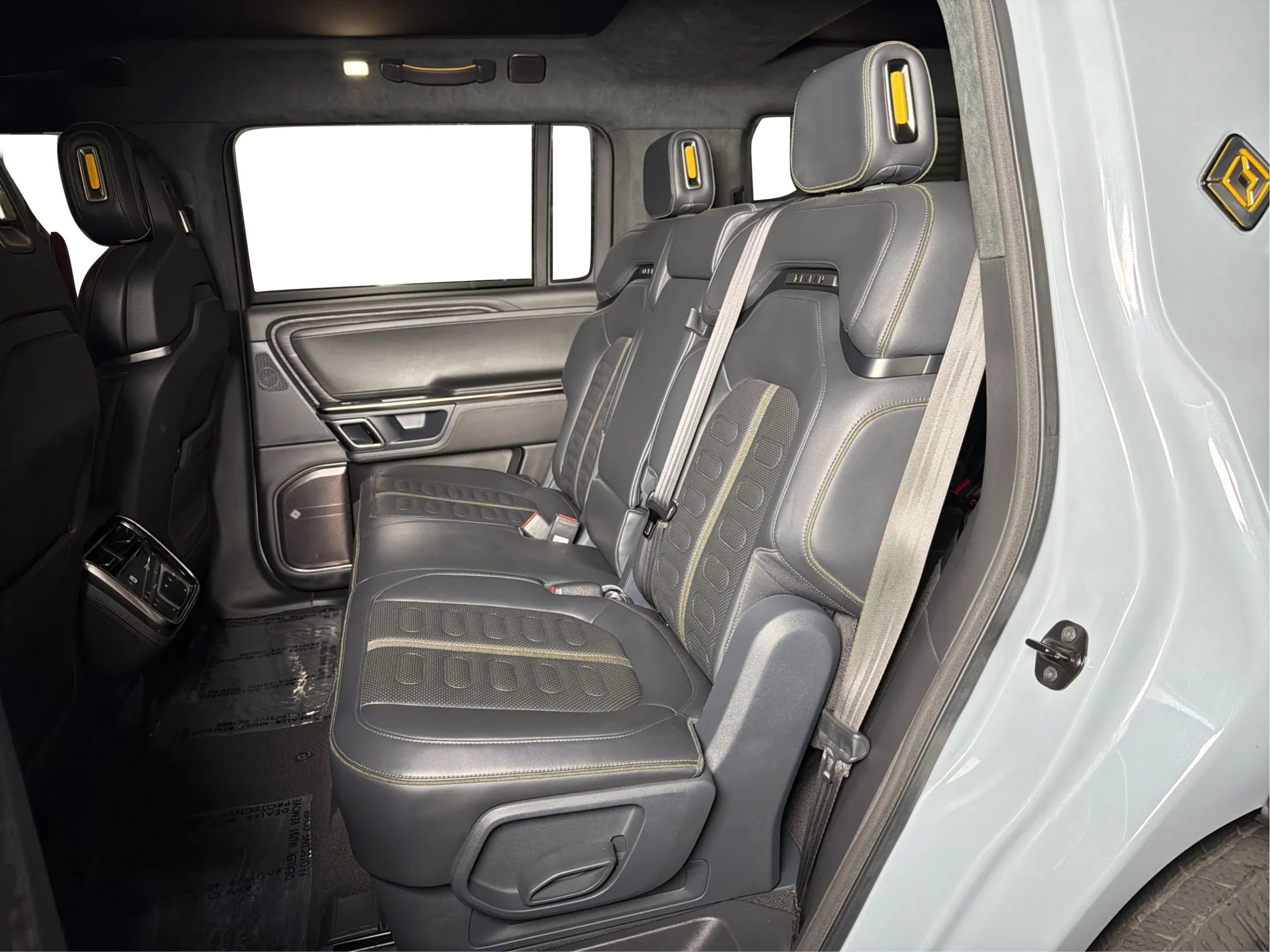 Used 2023 Rivian R1S Adventure AWD/4WD image 10