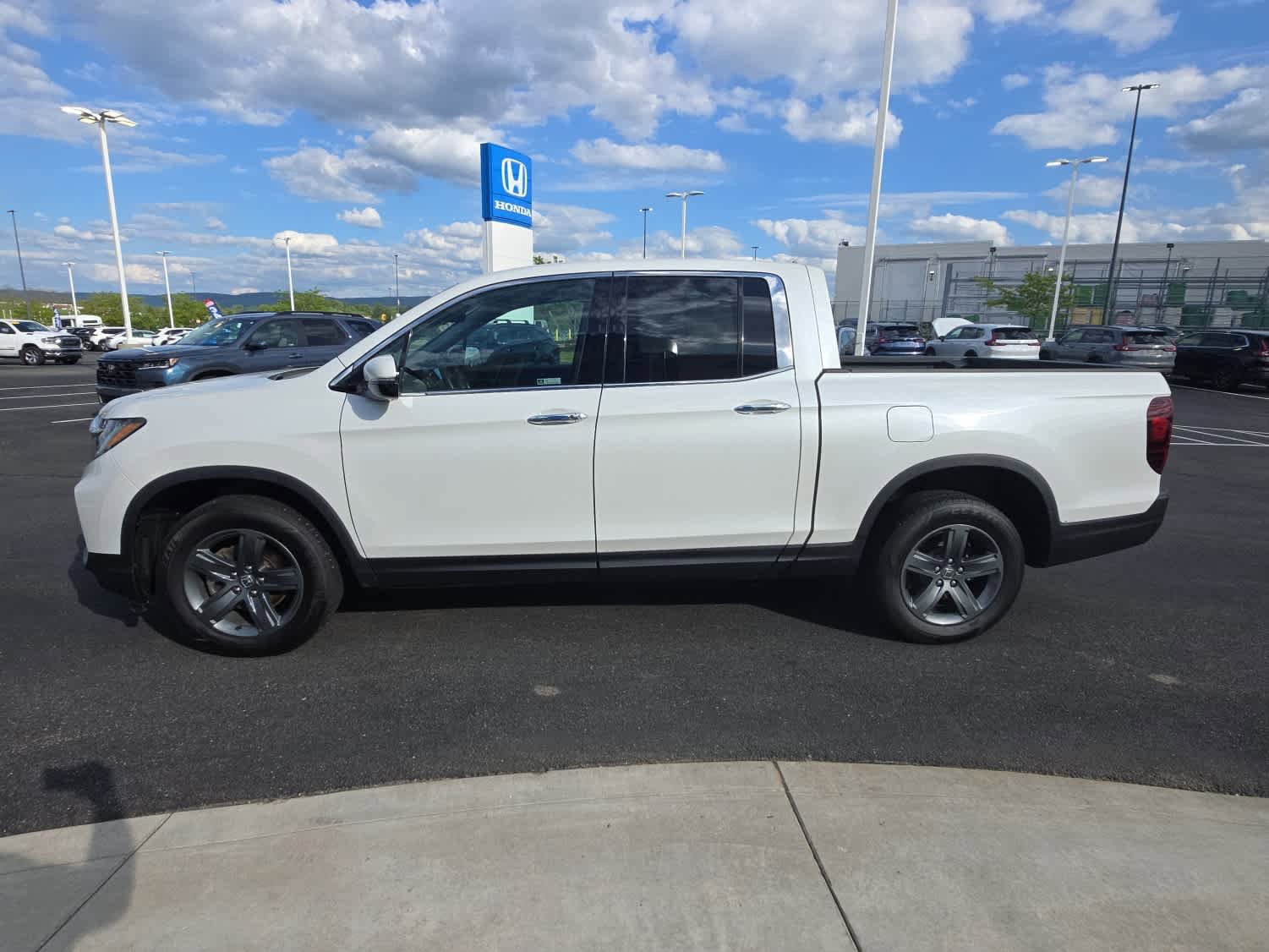 Certified 2023 Honda Ridgeline RTL-E image 3
