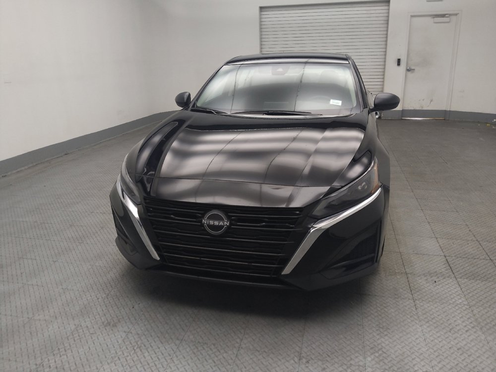Used 2025 Nissan Altima 2.5 SV FWD image 15