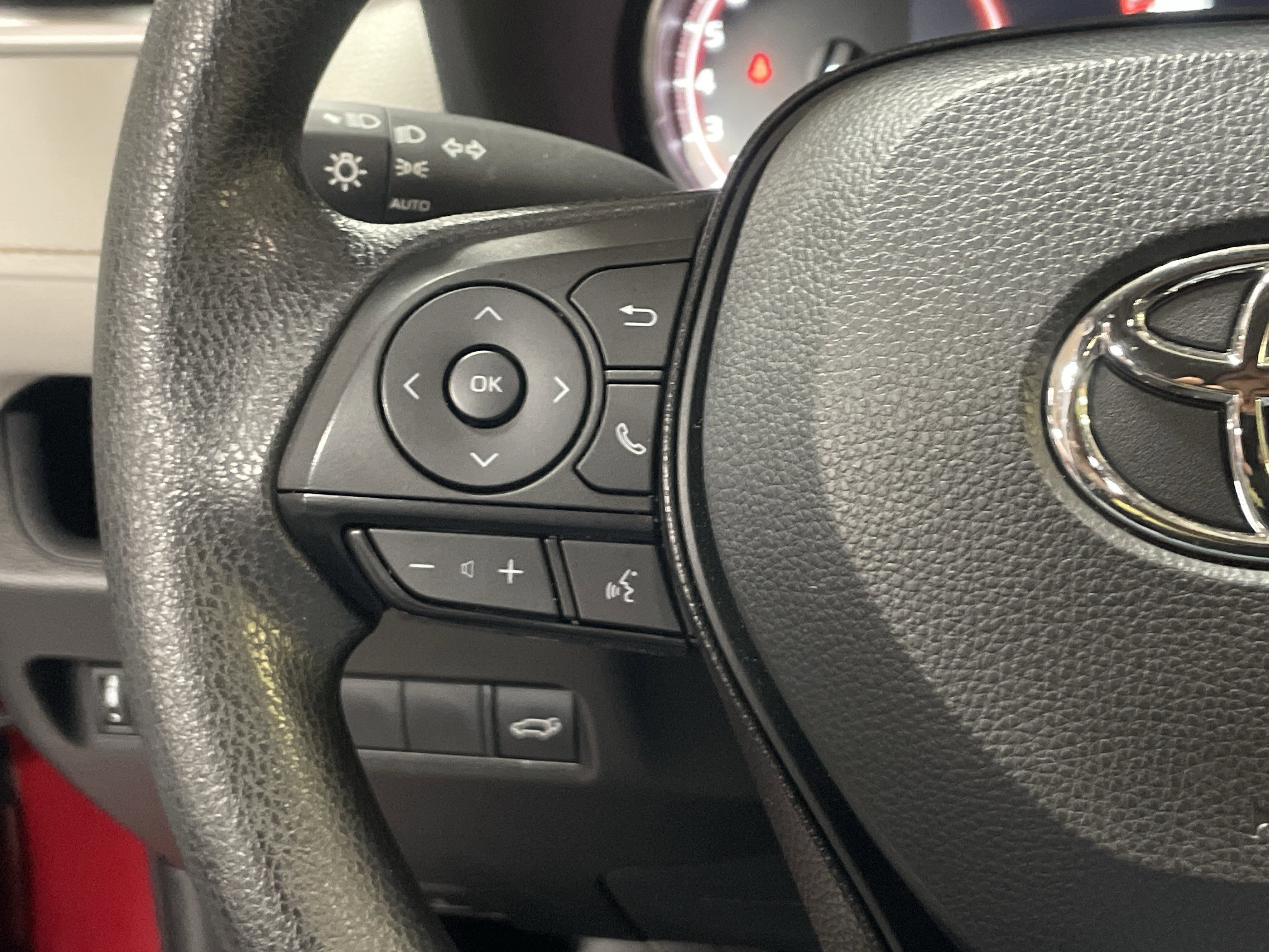 Used 2024 Toyota RAV4 XLE image 19