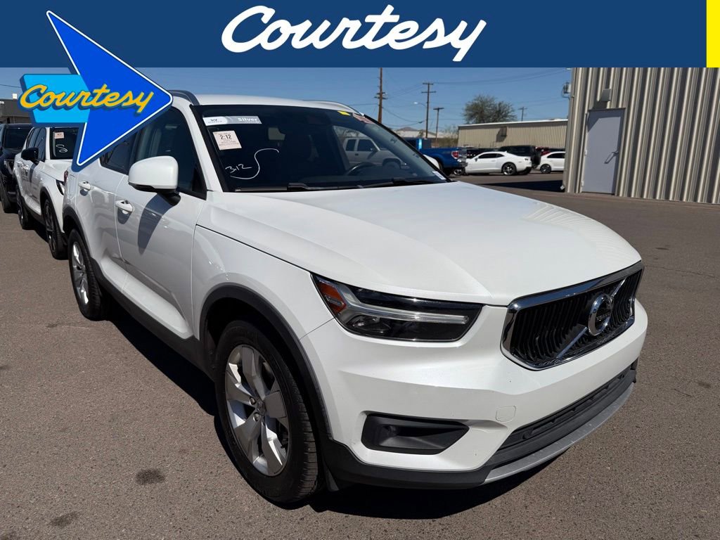 Used 2021 Volvo XC40 T5 Momentum