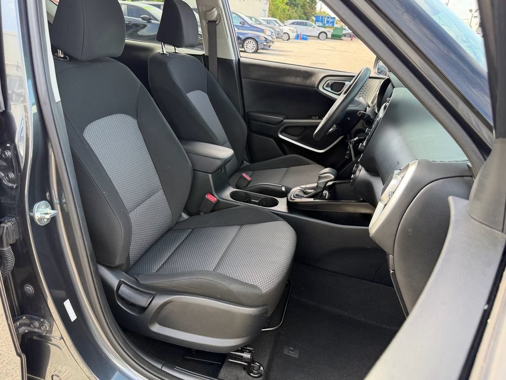 Used 2022 Kia Soul LX w/ Technology Package FWD image 19