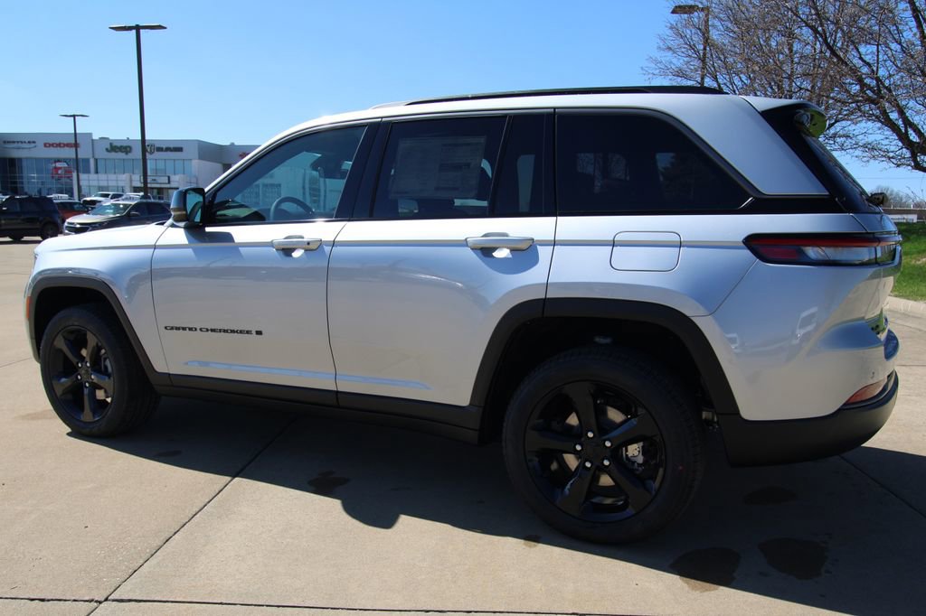 New 2026 Jeep Grand Cherokee Limited image 16