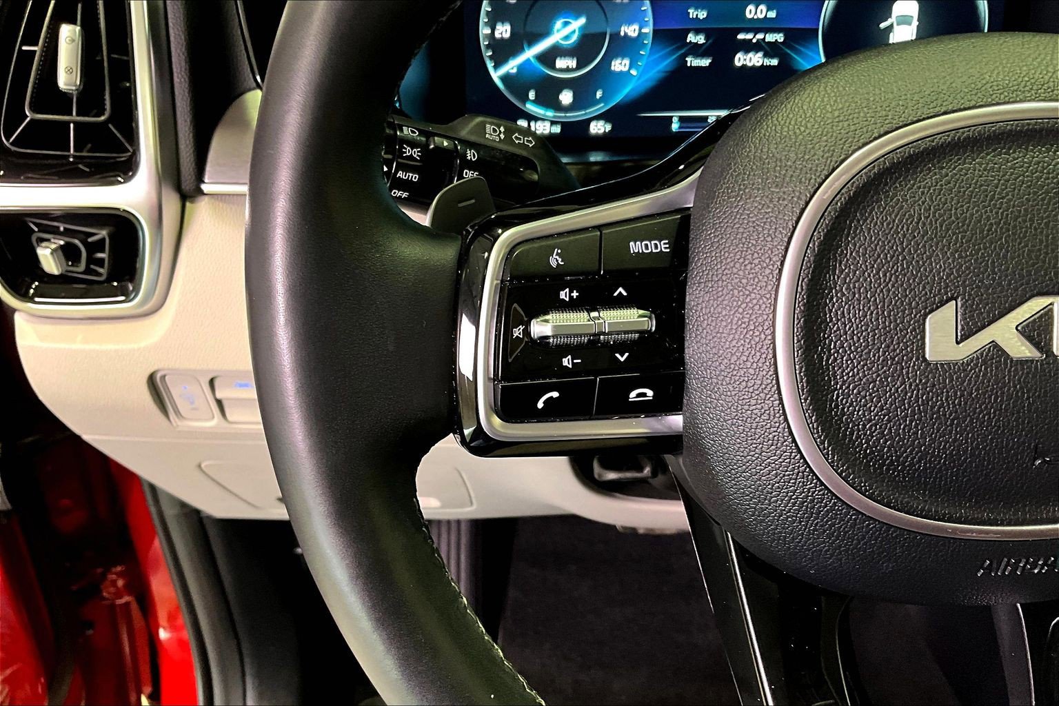 Used 2023 Kia Sorento SX Prestige w/ Panoramic Sunroof Package image 11