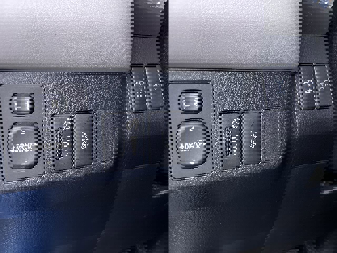 Used 2018 Toyota RAV4 Limited w/ All Weather Liner Package image 27