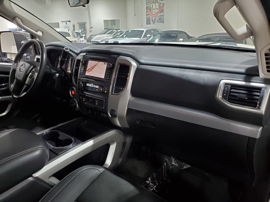Used 2019 Nissan Titan PRO-4X AWD/4WD image 14