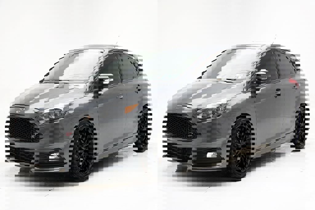 Used 2018 Ford Focus ST w/ Equipment Group 402A video 2