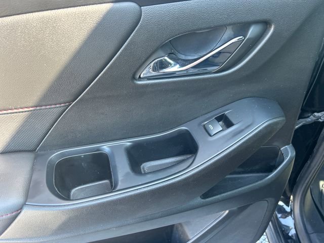 Used 2022 Chevrolet Traverse RS image 40