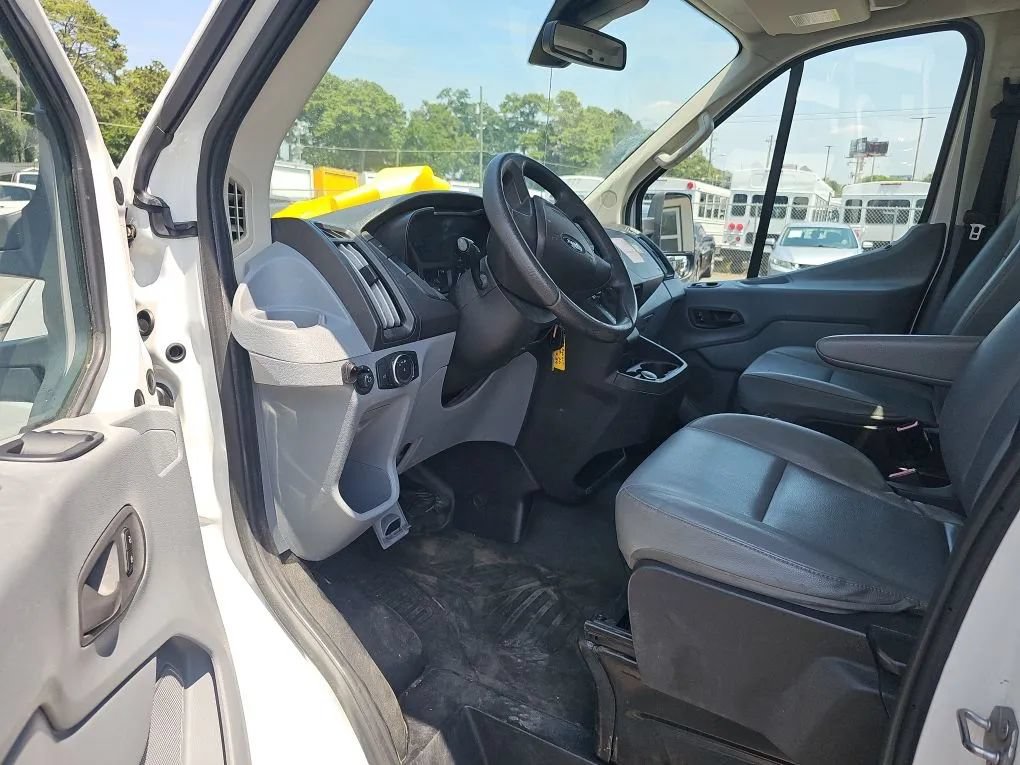Used 2018 Ford Transit 250 138 RWD image 10