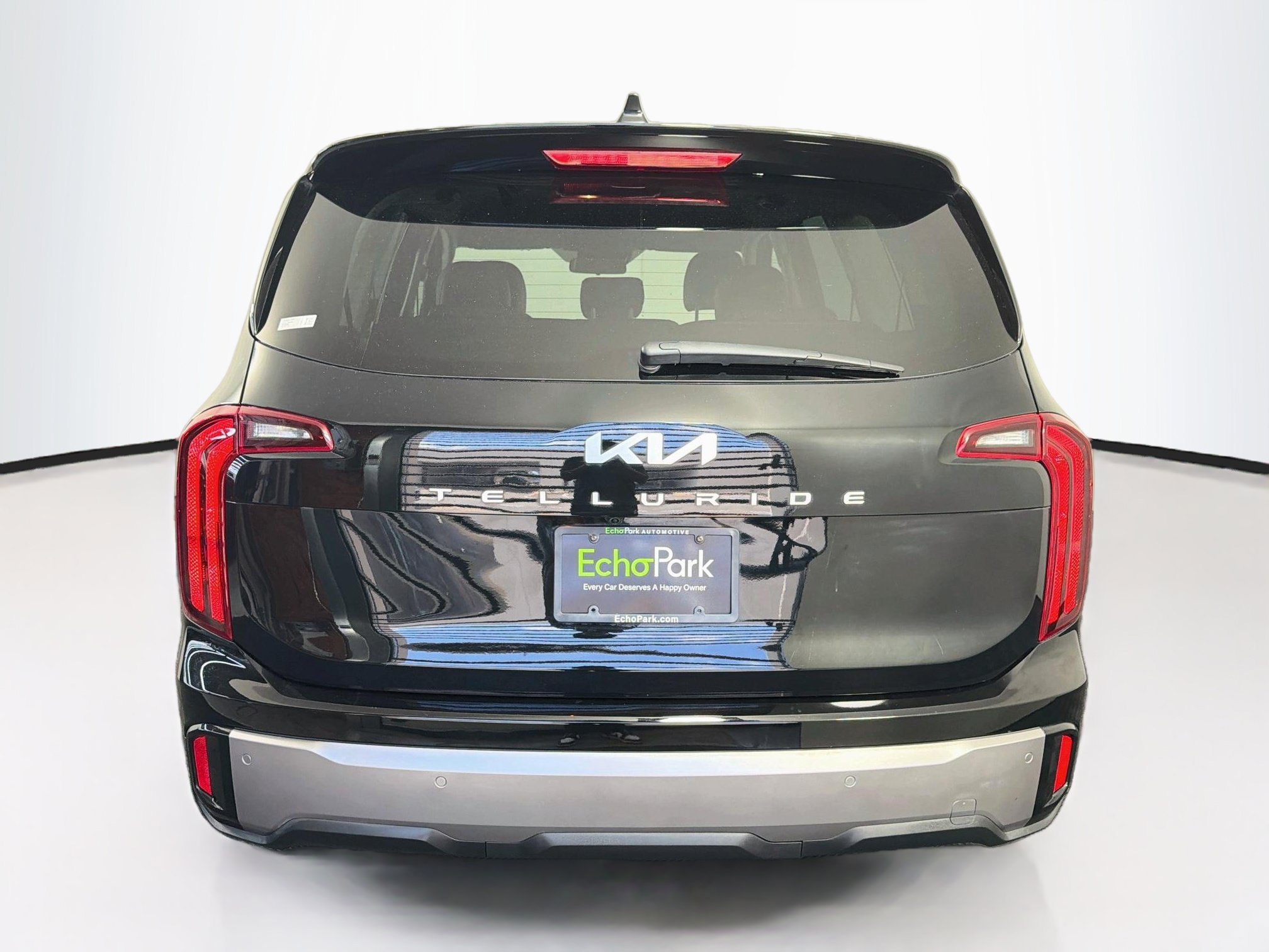 Used 2025 Kia Telluride LX FWD image 7