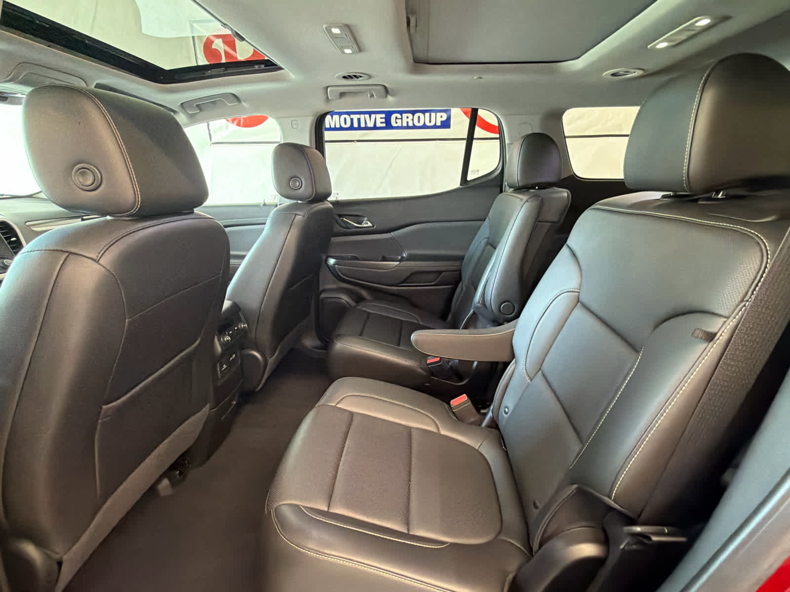 Used 2023 GMC Acadia SLT FWD image 22