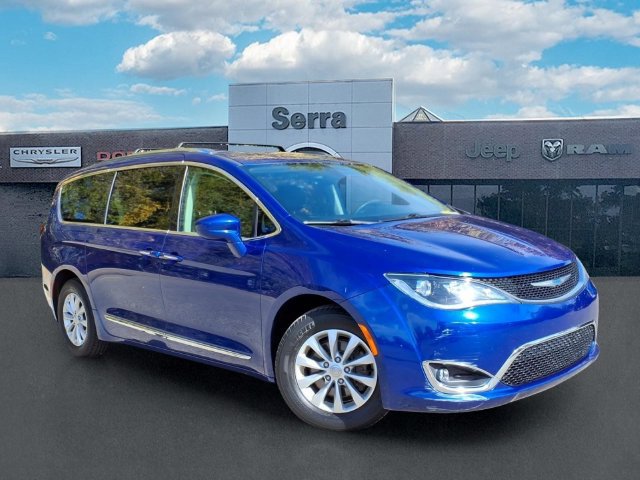 Used 2018 Chrysler Pacifica Touring-L Plus FWD image 1