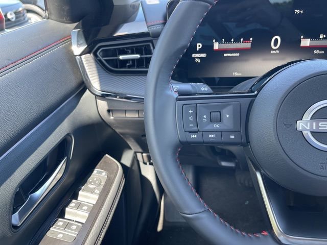 New 2025 Nissan Kicks SR image 29