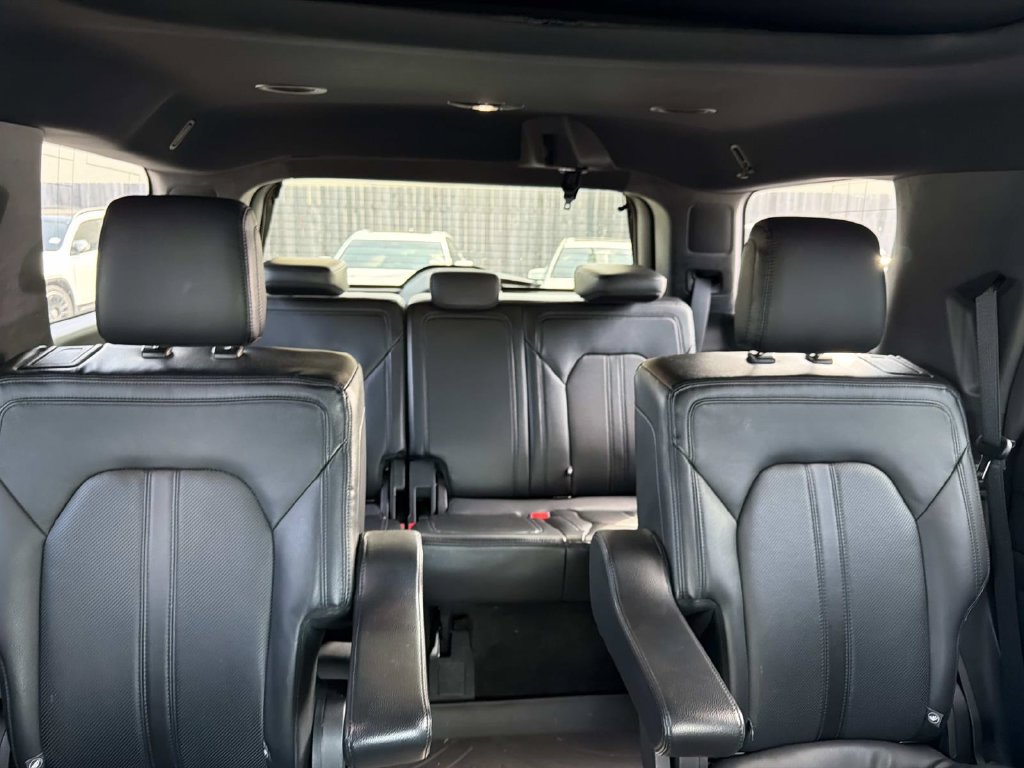 Used 2018 Ford Expedition Limited w/ Equipment Group 302A RWD image 9