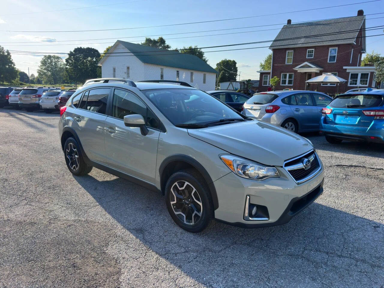 Used 2017 Subaru Crosstrek 2.0i Premium AWD/4WD image 3