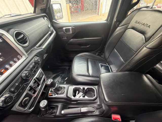 Used 2019 Jeep Wrangler Unlimited Sahara w/ Uconnect 4C Nav & Sound Group AWD/4WD image 22