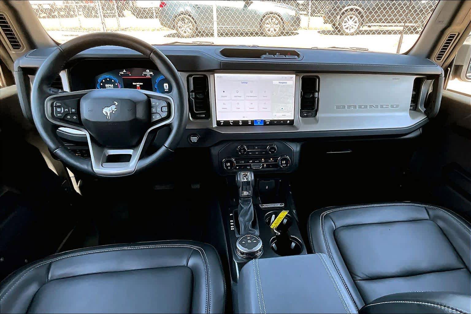 Used 2025 Ford Bronco Outer Banks AWD/4WD image 16