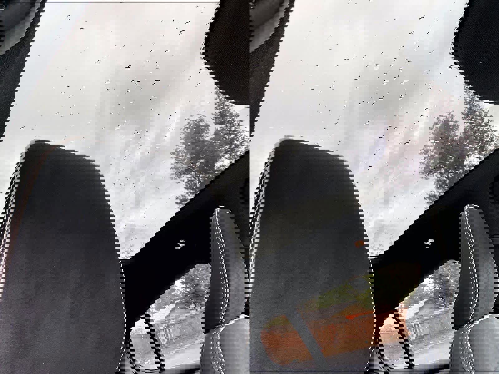 Used 2023 Volvo C40 P8 Recharge Ultimate image 25