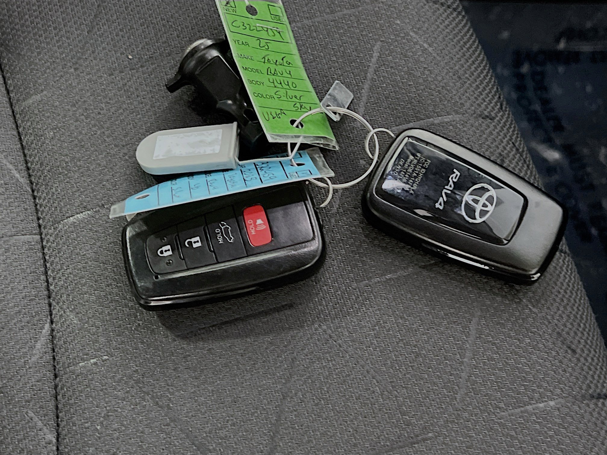 Used 2025 Toyota RAV4 XLE image 36