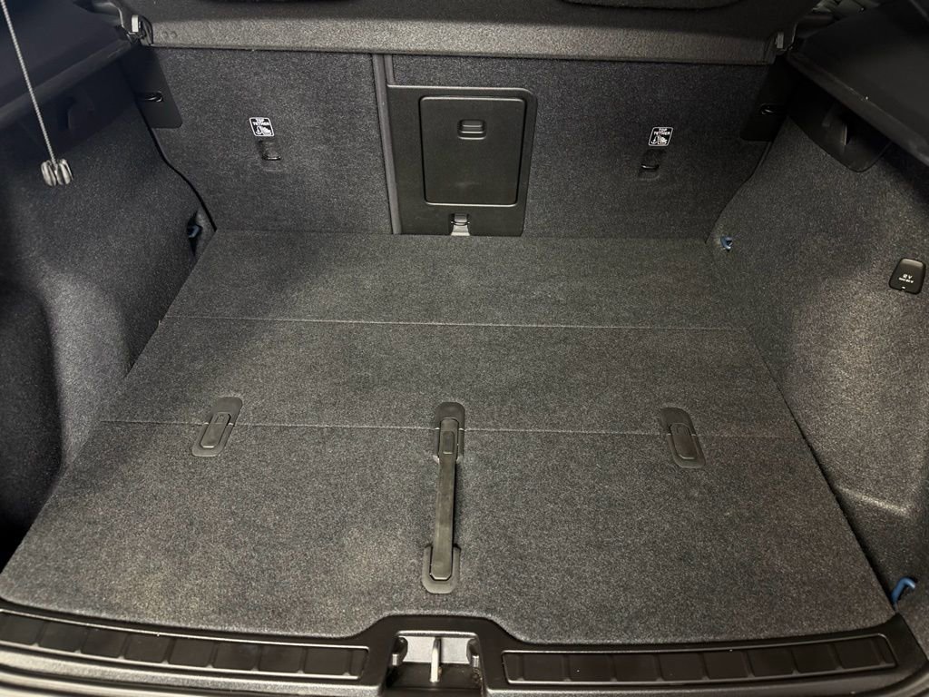 Used 2023 Volvo XC40 Recharge Plus image 34