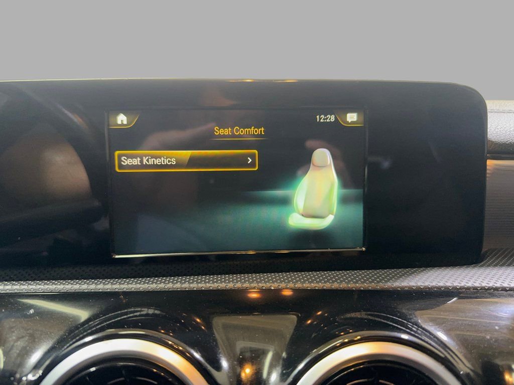 Used 2020 Mercedes-Benz CLA 250 image 16