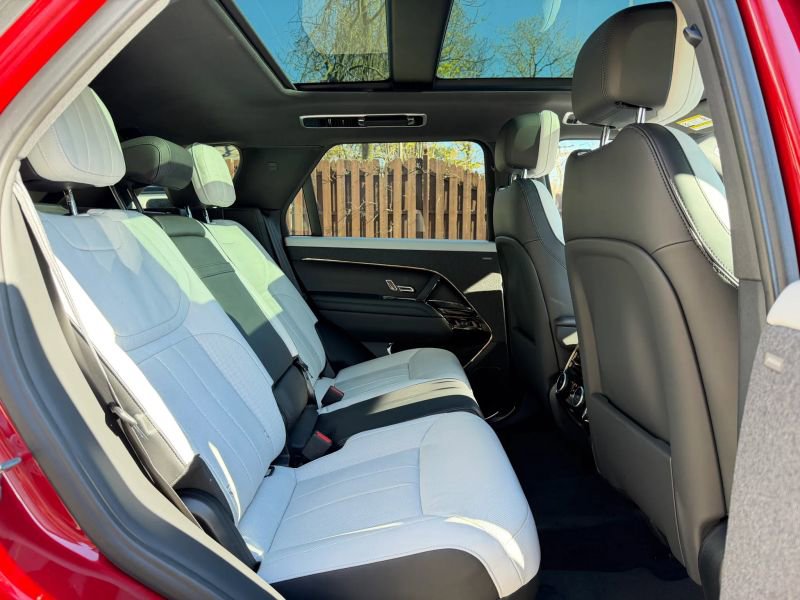 Used 2023 Land Rover Range Rover Sport SE Dynamic image 25