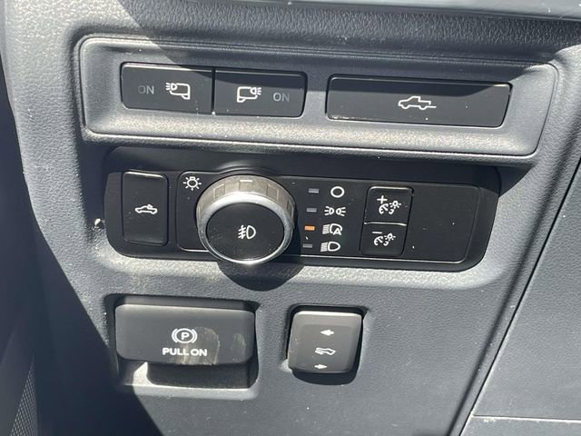 Used 2023 Ford F150 Lariat w/ Max Trailer Tow Package image 34