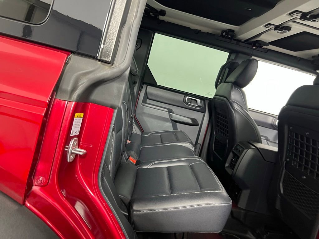 Used 2025 Ford Bronco Badlands image 32