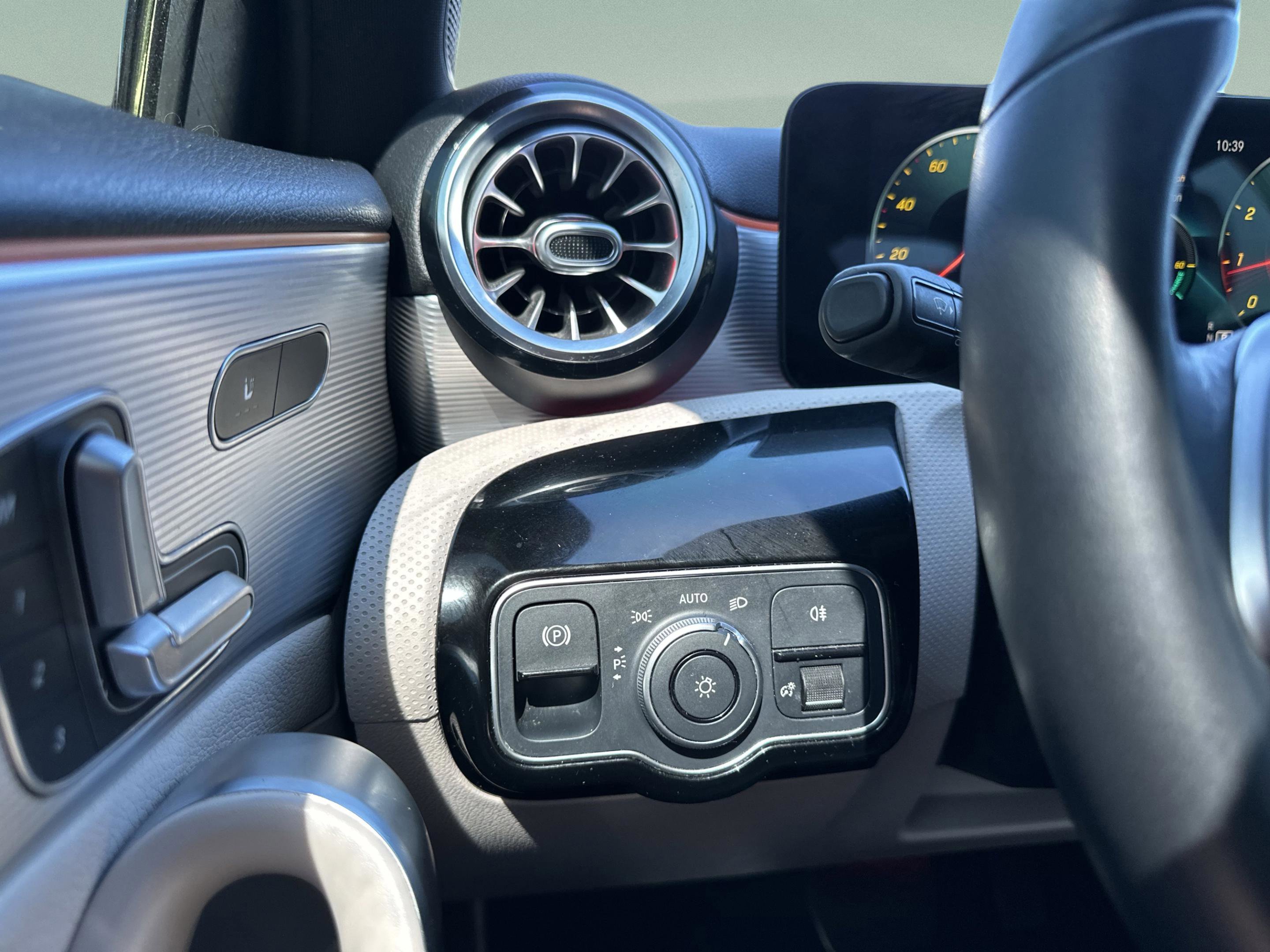 Used 2022 Mercedes-Benz A 220 image 33
