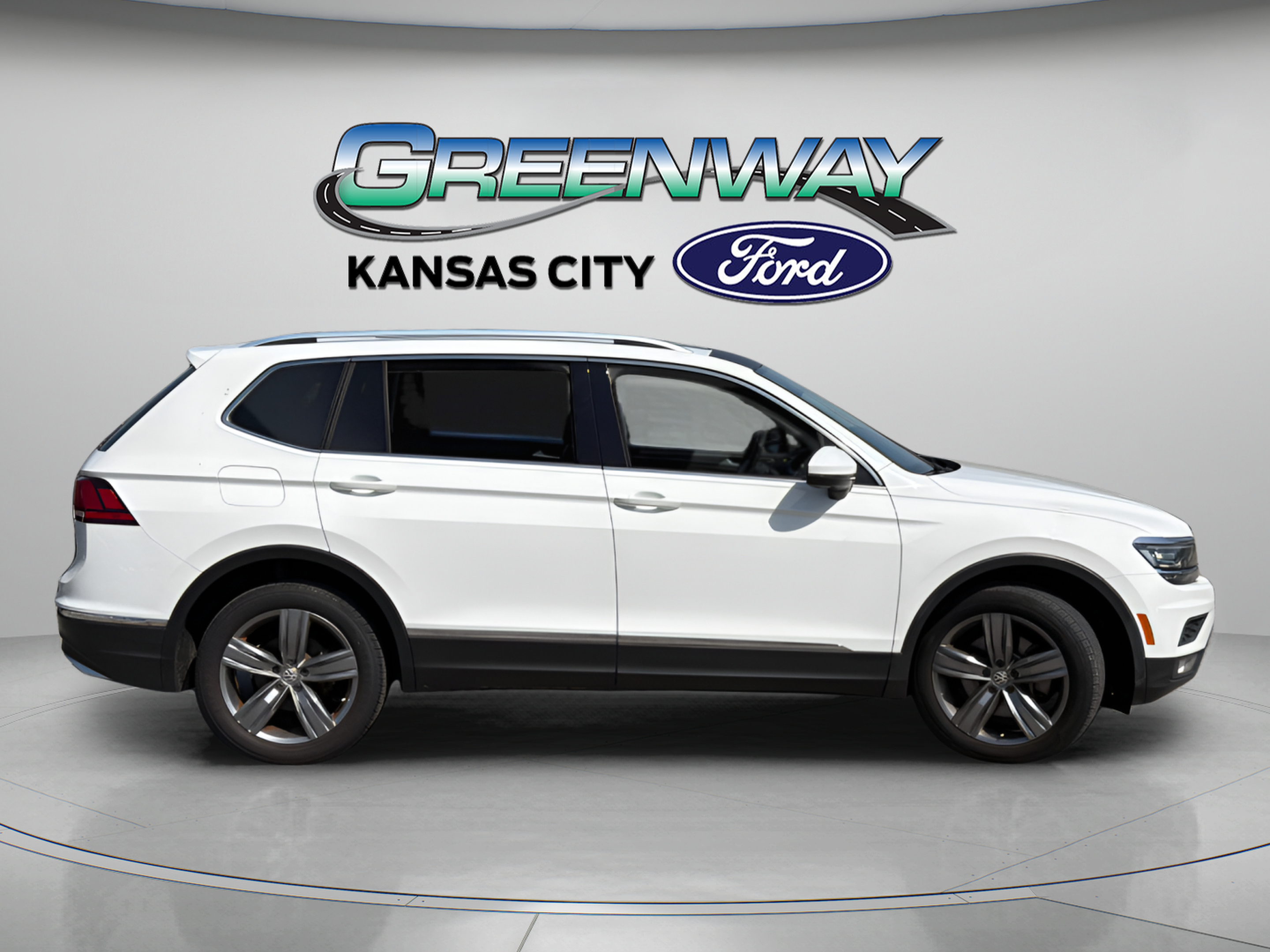 Used 2019 Volkswagen Tiguan SEL Premium AWD/4WD image 8