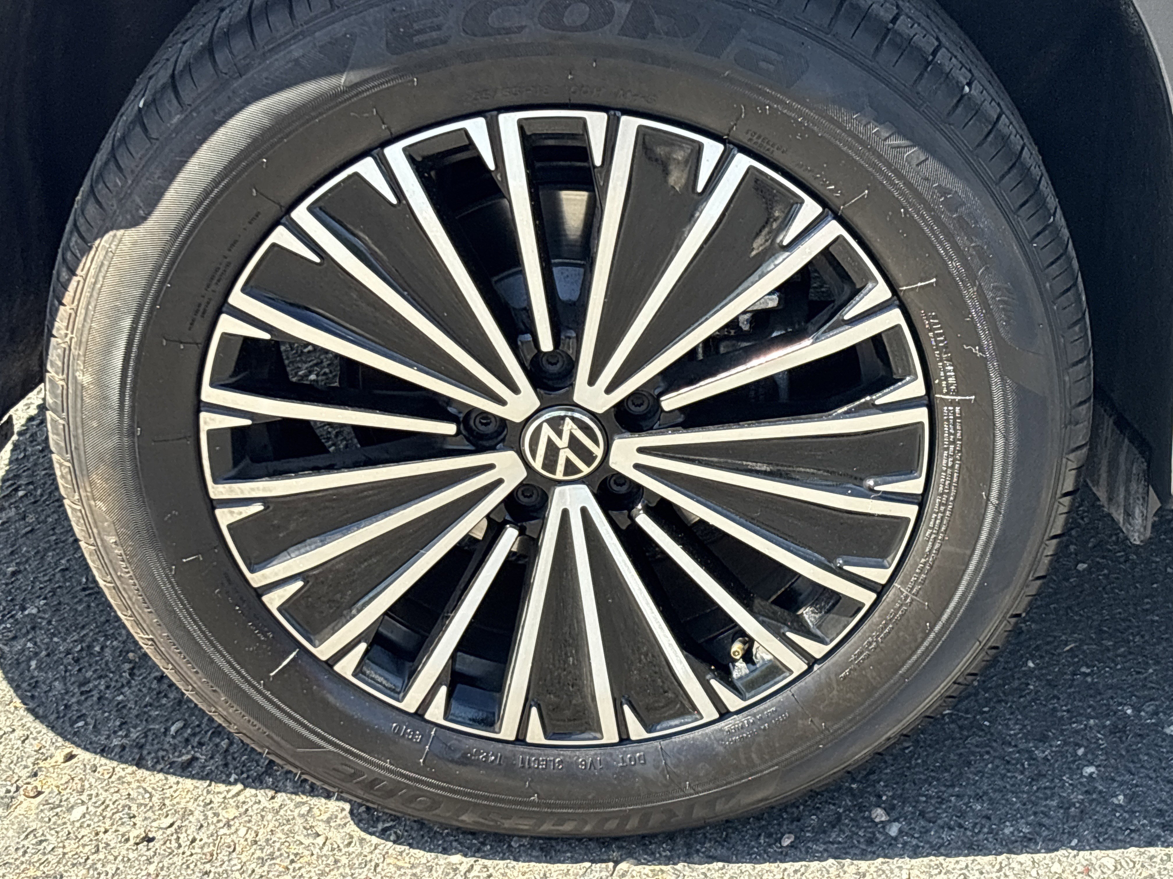 Used 2025 Volkswagen Tiguan S image 7