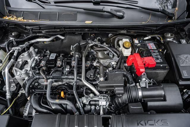 Used 2025 Nissan Kicks SV w/ Charging Package image 19